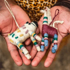 Garnet & Green Giraffe Holiday Ornament -Home Touch Sale Store OO.20132 OO.20127Artisan 1800x1800 PhotoRoom