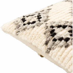 Rayan Shag Pillow -Home Touch Sale Store bes001 detail corner PhotoRoom