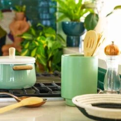 Jungalow Kelly Green Kaya Vase By Justina Blakeneyâ„¢